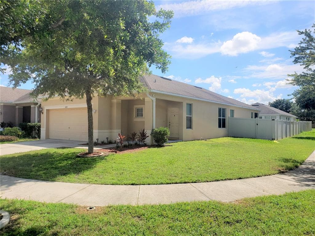 828 COLLEGE LEAF WAY RUSKIN, FL 33570