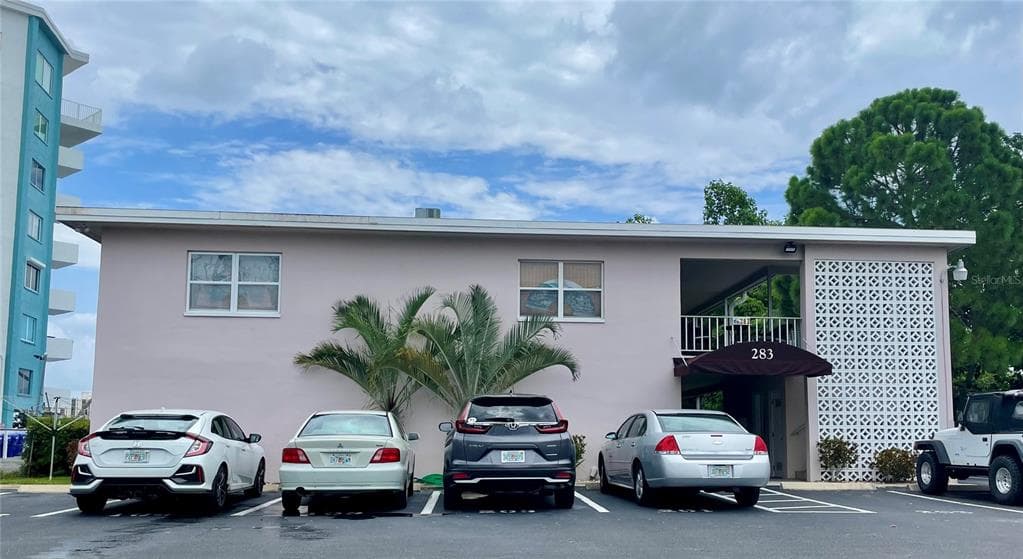 283 104TH AVENUE UNIT 204 TREASURE ISLAND, FL 33706