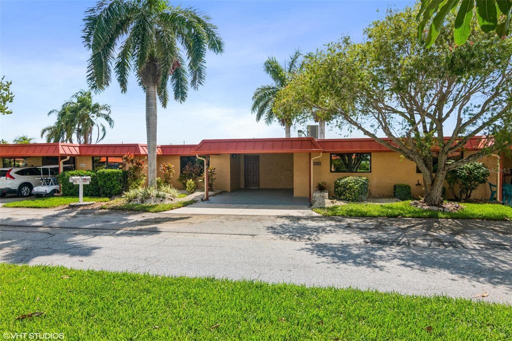 3850 CATALINA DRIVE BRADENTON, FL 34210