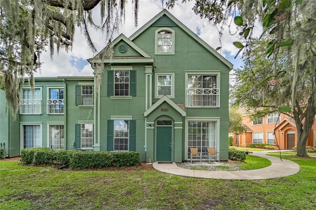 10558 WINDSOR LAKE COURT UNIT 10558 TAMPA, FL 33626