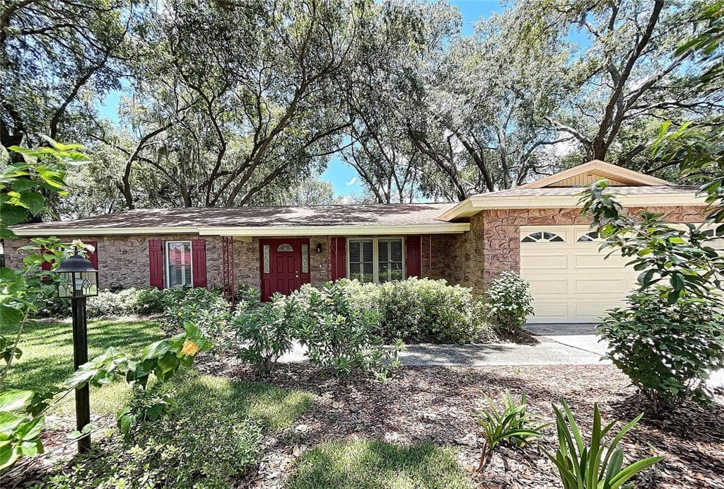 616 PAWN WAY SEFFNER, FL 33584