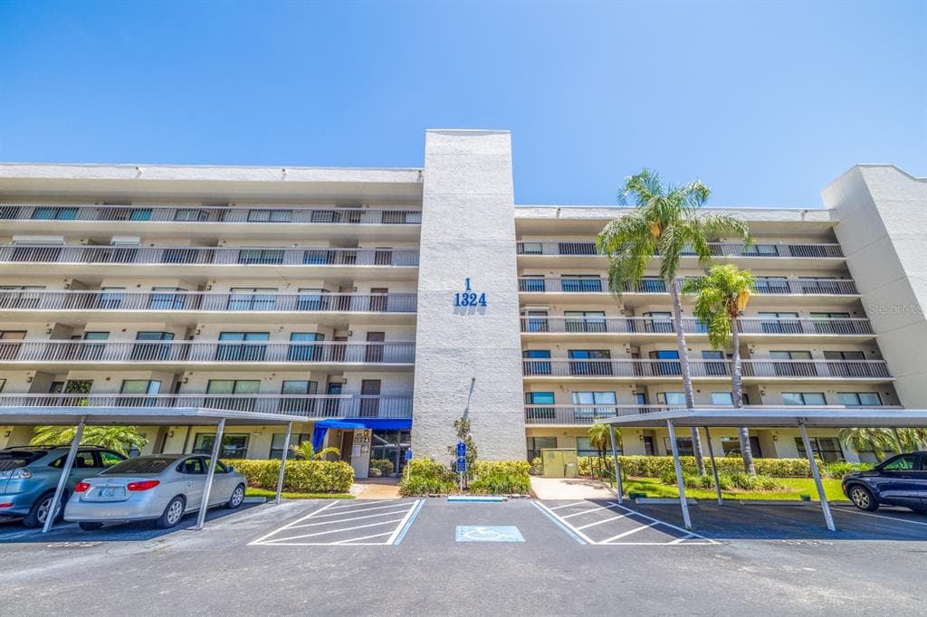 1324 PASADENA AVENUE S UNIT 104 SOUTH PASADENA, FL 33707