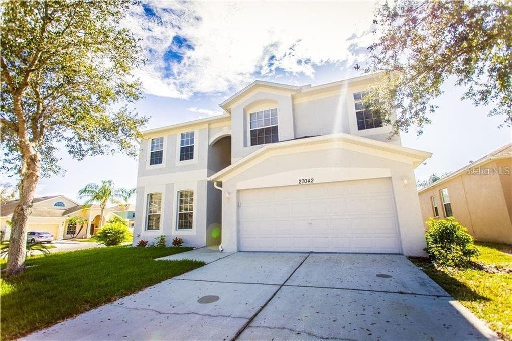 27042 SILVERLEAF WAY WESLEY CHAPEL, FL 33544