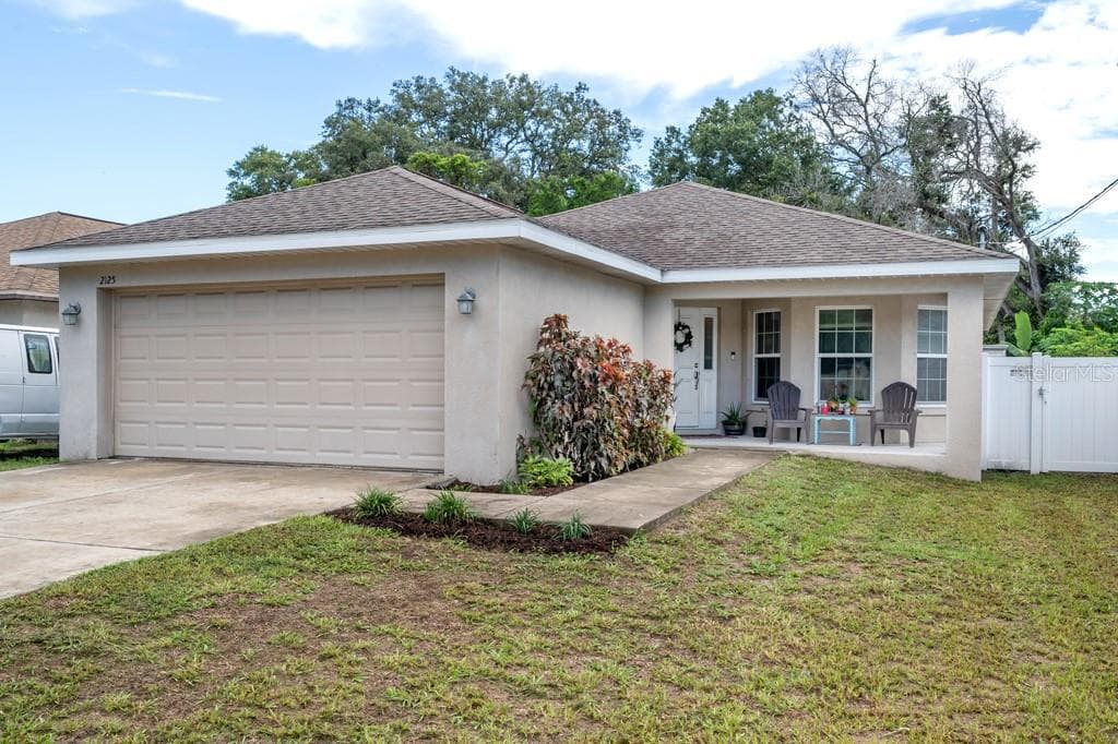 2125 W HENRY AVENUE TAMPA, FL 33603