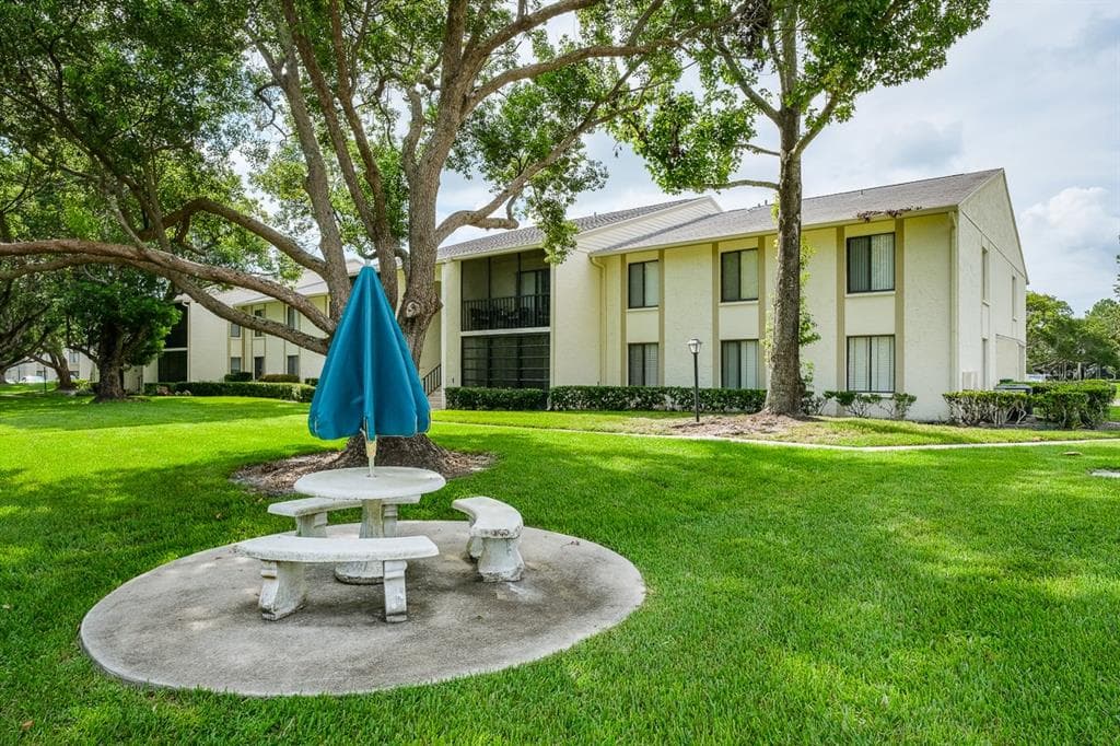 3211 LAKE PINE WAY E UNIT C1 TARPON SPRINGS, FL 34688