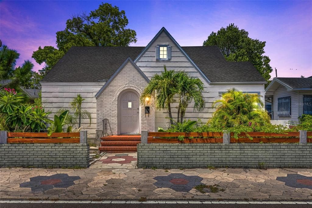 2161 5TH AVENUE N ST PETERSBURG, FL 33713