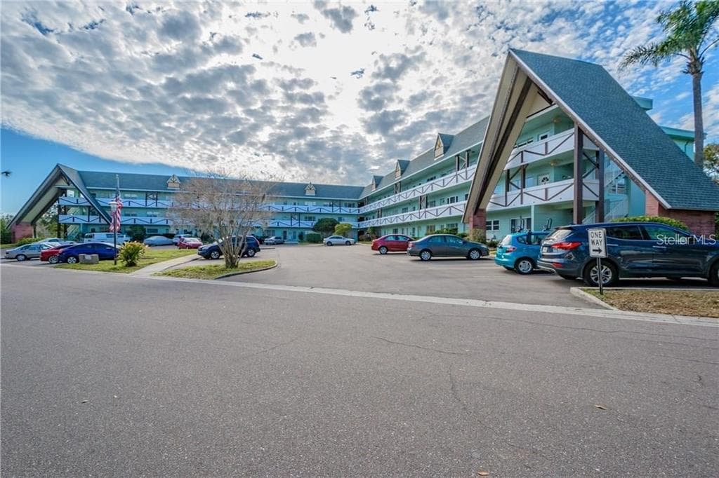 2043 DENMARK STREET UNIT 21 CLEARWATER, FL 33763