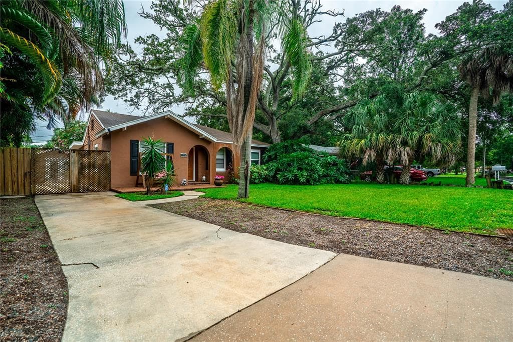 1539 SANTA ANNA DRIVE DUNEDIN, FL 34698
