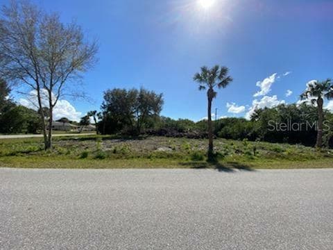 817 SEABOLD AVENUE NW PORT CHARLOTTE, FL 33948