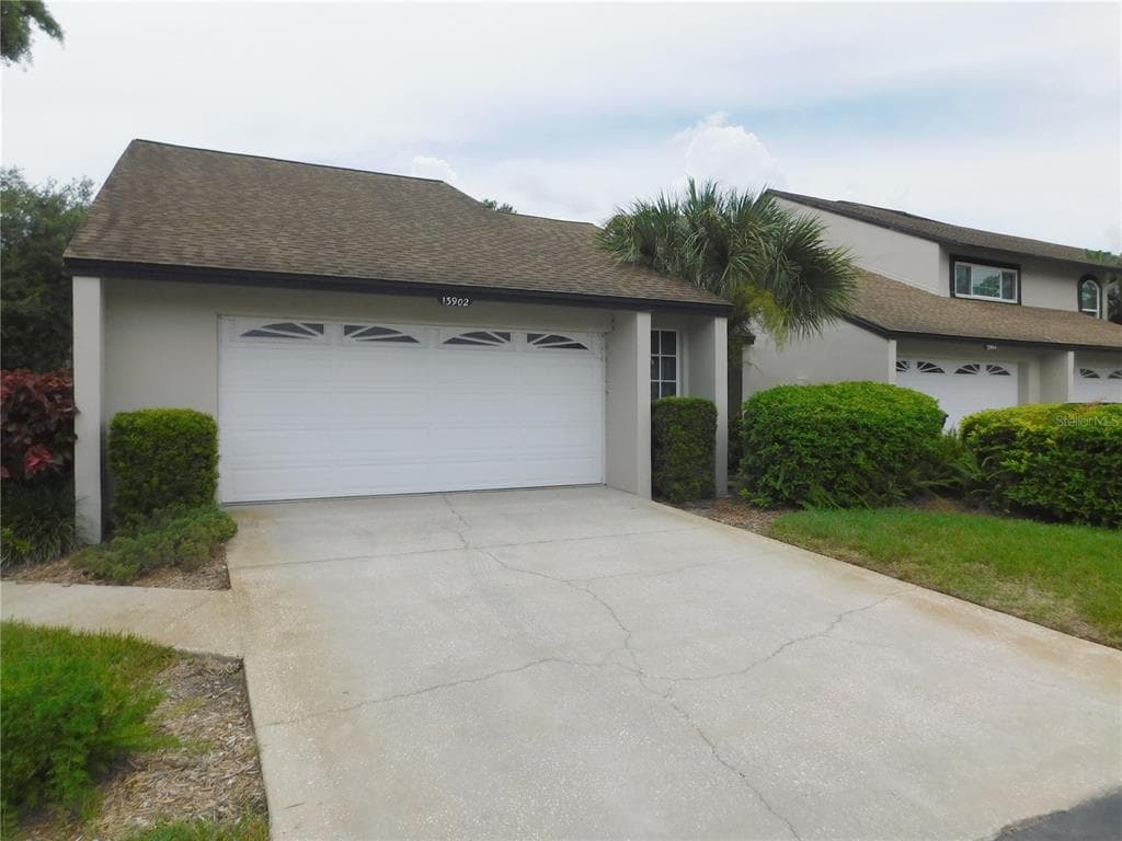 13902 CLUBHOUSE CIRCLE UNIT 13902 TAMPA, FL 33618