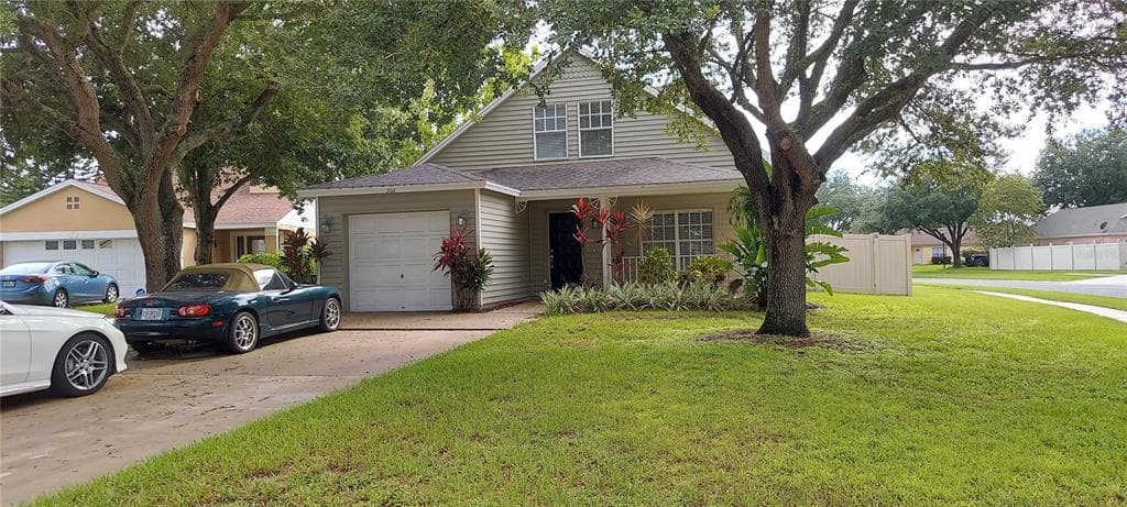 702 ORCHARD ISLE COURT VALRICO, FL 33594