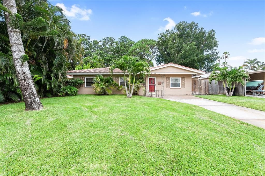 4218 CARSON STREET NE ST PETERSBURG, FL 33703