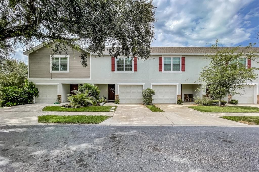9504 ASHBURN RIVER LANE UNIT na TAMPA, FL 33610
