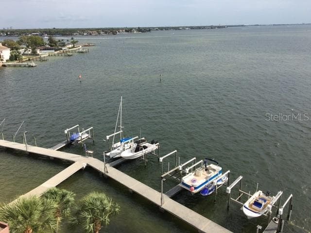 5700 W MARINER STREET UNIT 806 TAMPA, FL 33609