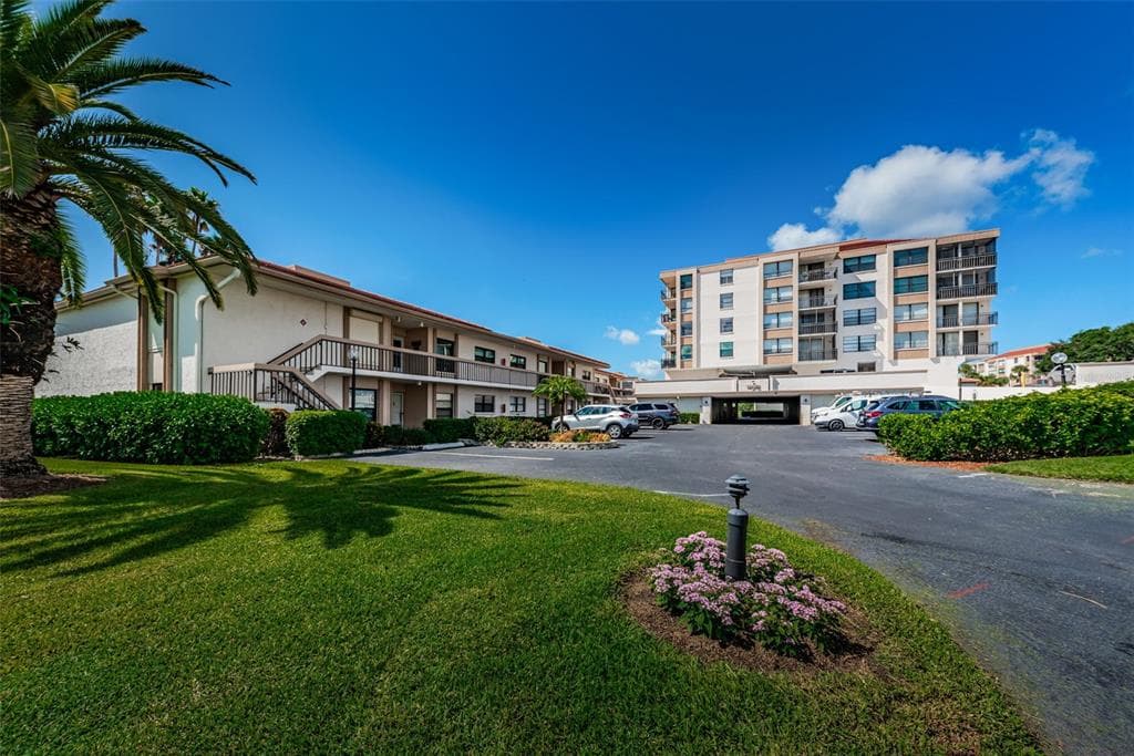 6210 SUN BOULEVARD UNIT 101 ST PETERSBURG, FL 33715