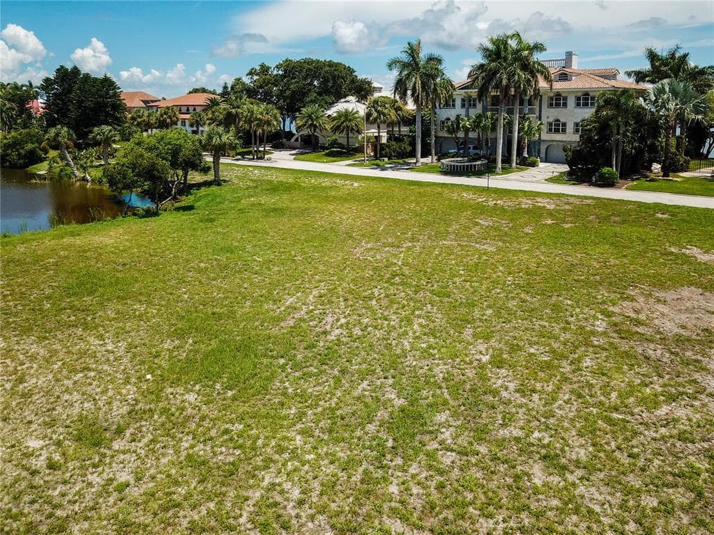 61ST AVENUE S ST PETERSBURG, FL 33715