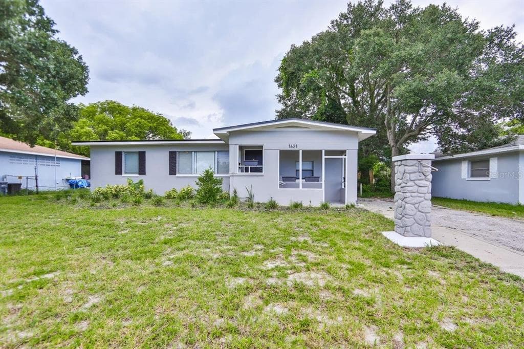 1621 S JEFFERSON AVENUE CLEARWATER, FL 33756