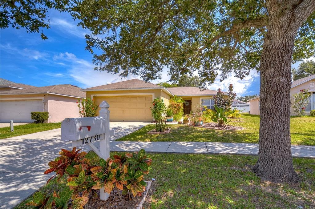 12730 KINGS LAKE DRIVE GIBSONTON, FL 33534
