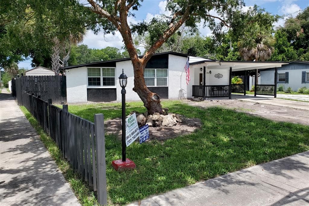 6004 MURRAY HILL DRIVE TAMPA, FL 33615