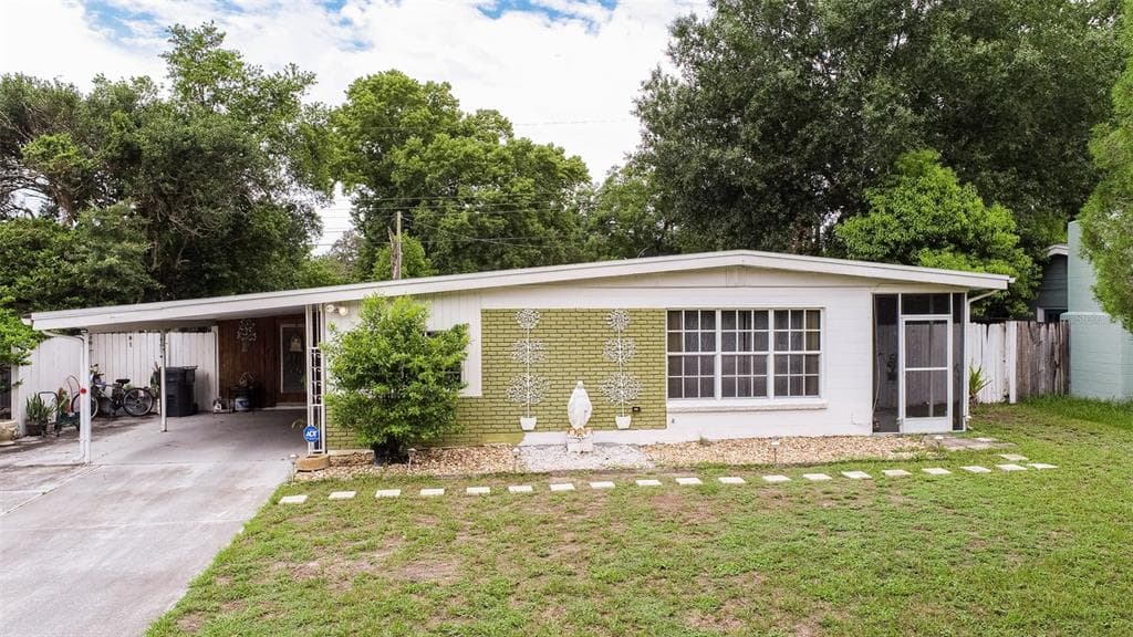 14814 DAISY LANE TAMPA, FL 33613