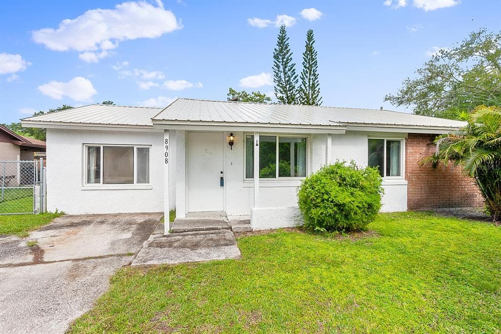 8908 RICHFIELD COURT TAMPA, FL 33634