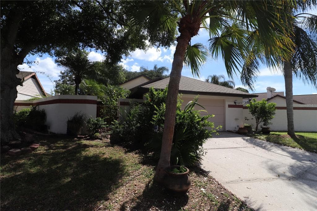 6917 SILVERMILL DRIVE TAMPA, FL 33635
