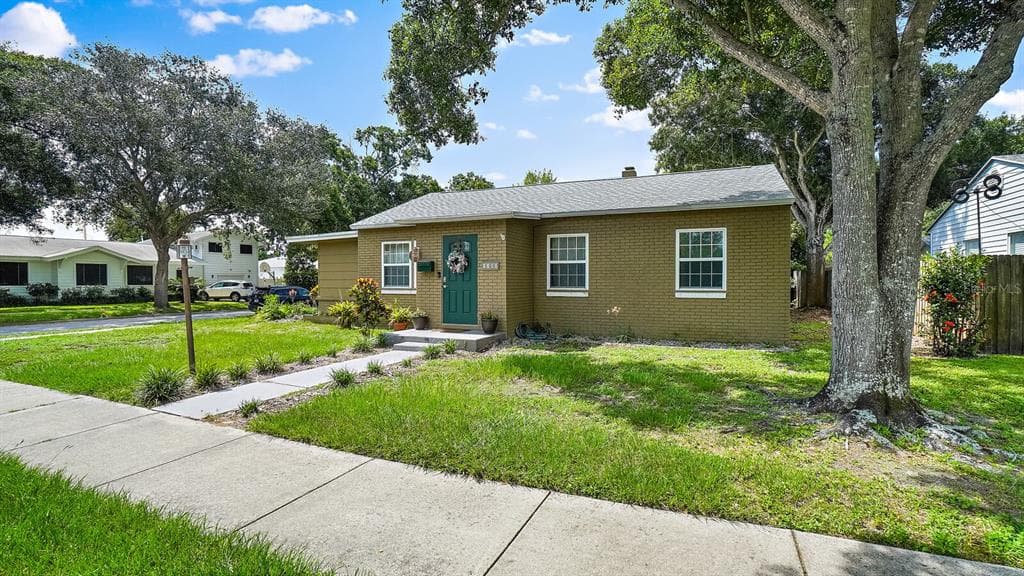 1100 32ND AVENUE N ST PETERSBURG, FL 33704