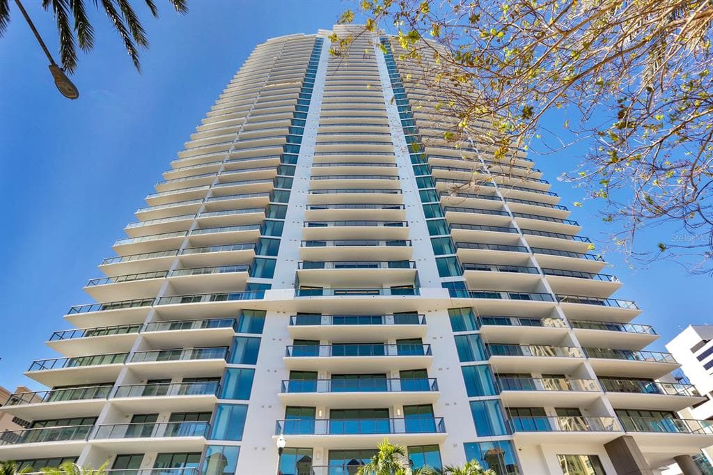 100 1ST AVENUE N UNIT 3806 ST PETERSBURG, FL 33701