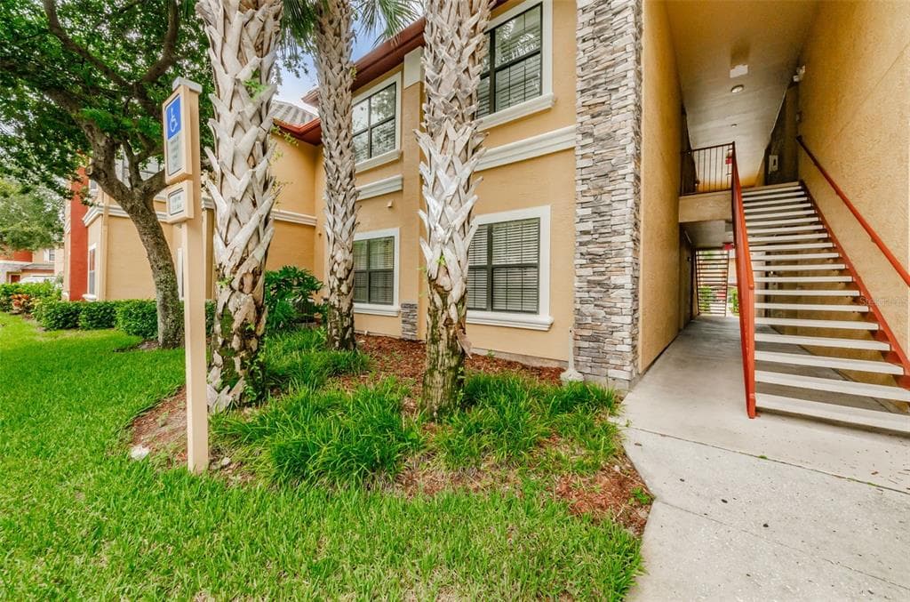 2249 PORTOFINO PLACE UNIT 2212 PALM HARBOR, FL 34683