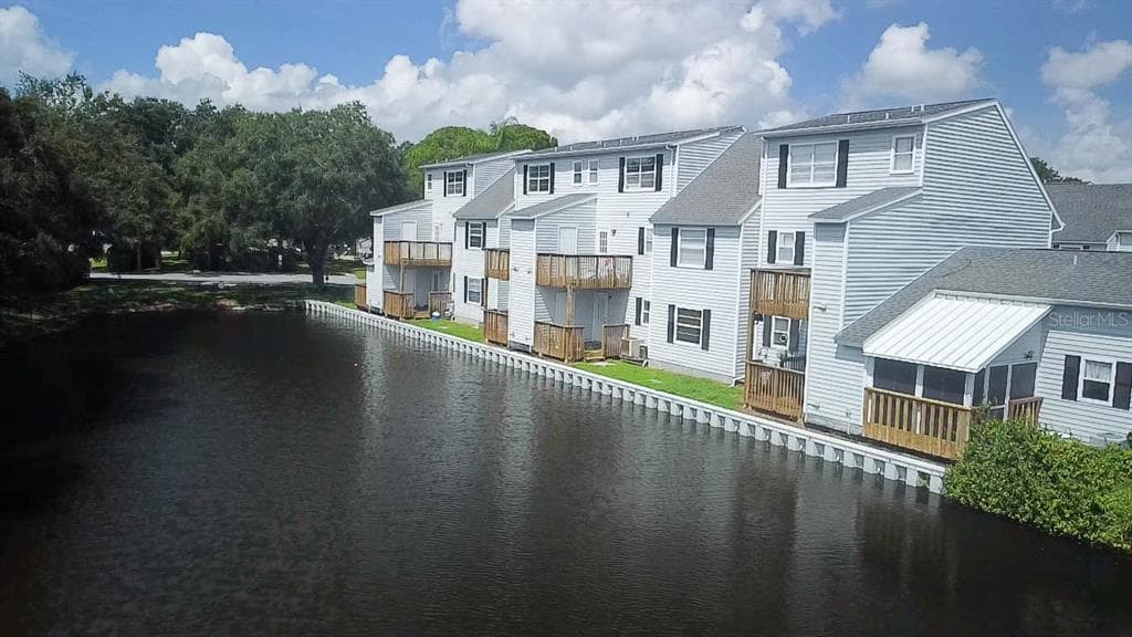 5557 67TH AVENUE N UNIT 823 PINELLAS PARK, FL 33781