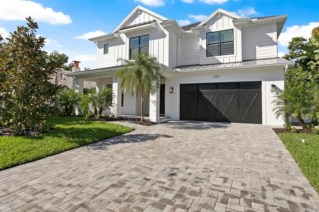 3302 W LAWN AVENUE TAMPA, FL 33611
