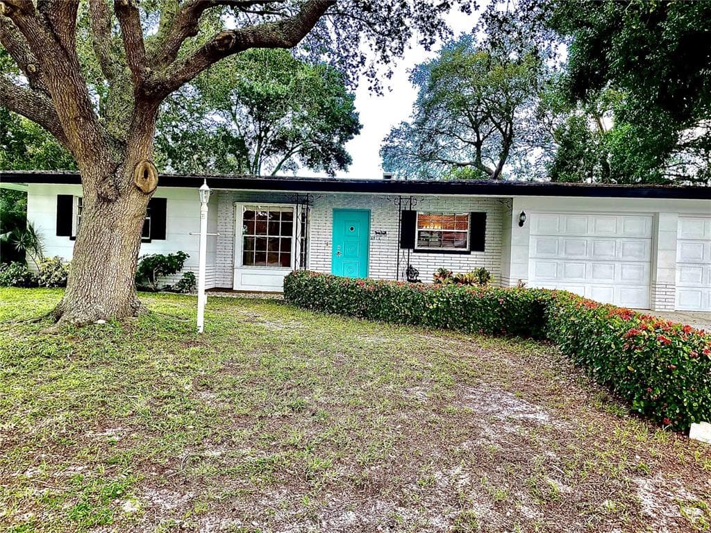 2416 S BRINK AVENUE SARASOTA, FL 34239