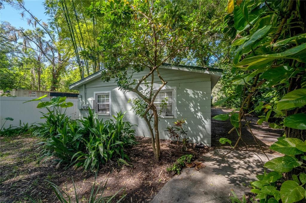 1601 E MULBERRY DRIVE TAMPA, FL 33604