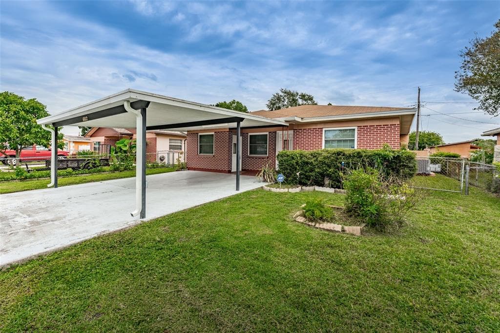 6613 N HUBERT AVENUE TAMPA, FL 33614
