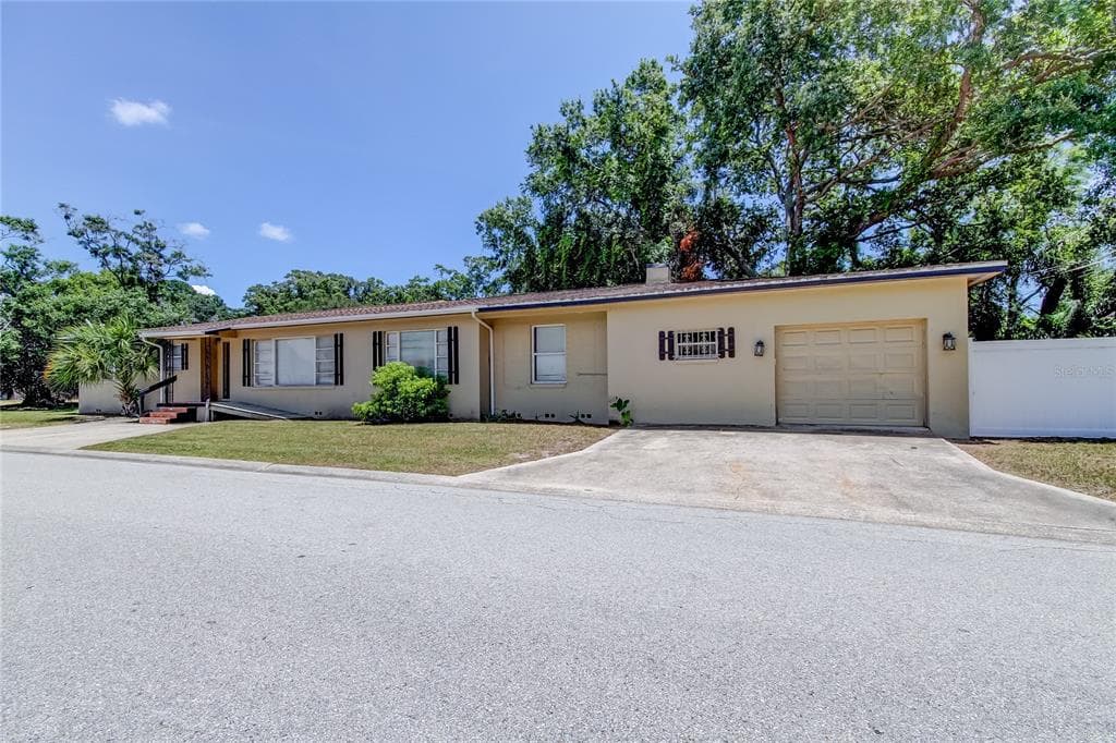 1701 DAYTON STREET S ST PETERSBURG, FL 33712