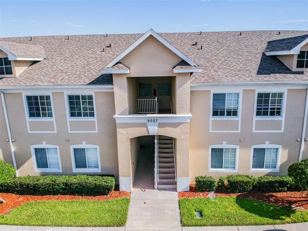 9507 AMBERDALE COURT UNIT 201 RIVERVIEW, FL 33578