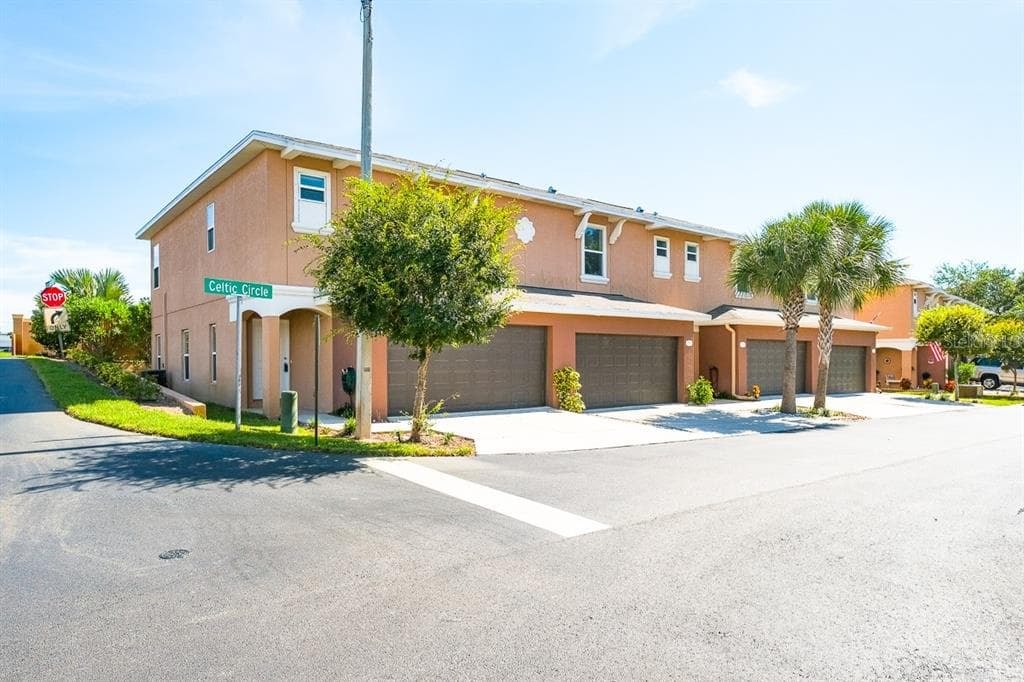 994 CELTIC CIRCLE TARPON SPRINGS, FL 34689