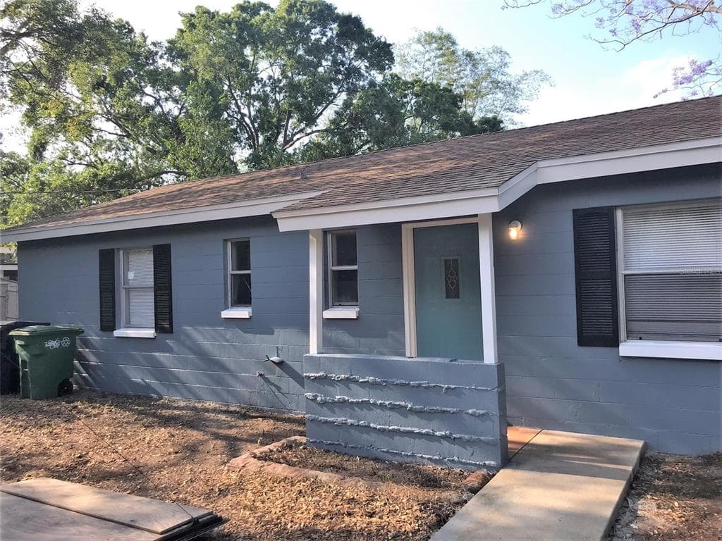 3909 W PEARL AVENUE TAMPA, FL 33611