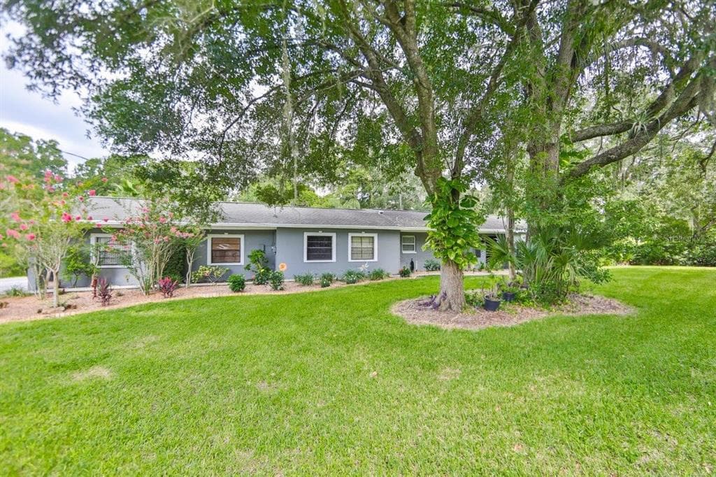 820 CRENSHAW LAKE ROAD LUTZ, FL 33548