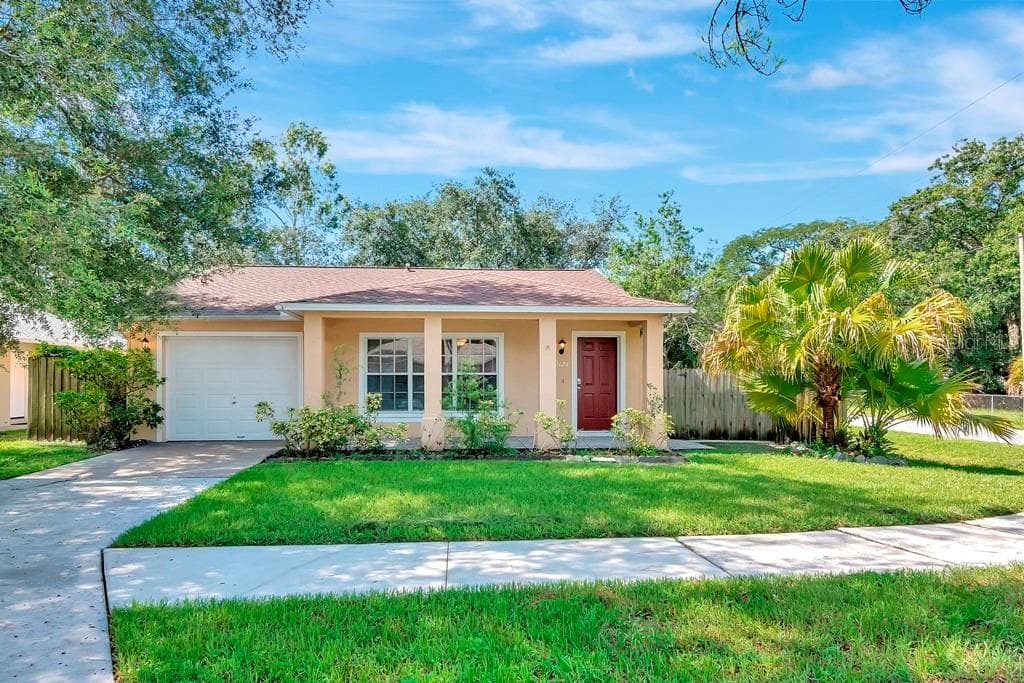 1120 WILLOW PINES COURT E TAMPA, FL 33604