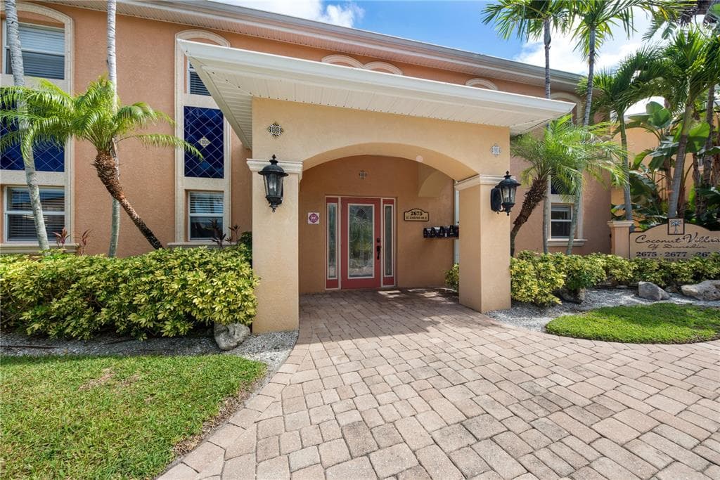 2675 ST JOSEPH DRIVE E UNIT B DUNEDIN, FL 34698
