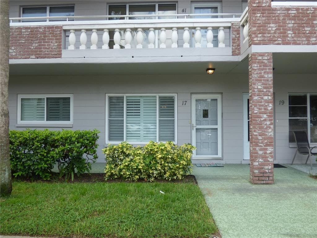 2461 RHODESIAN DRIVE UNIT 17 CLEARWATER, FL 33763