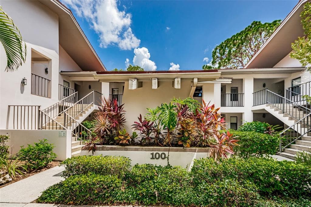 300 S FLORIDA AVENUE UNIT 100G TARPON SPRINGS, FL 34689