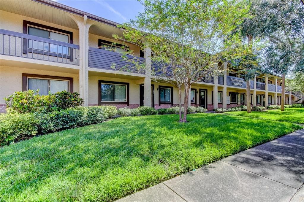 725 83RD AVENUE N UNIT 203 ST PETERSBURG, FL 33702