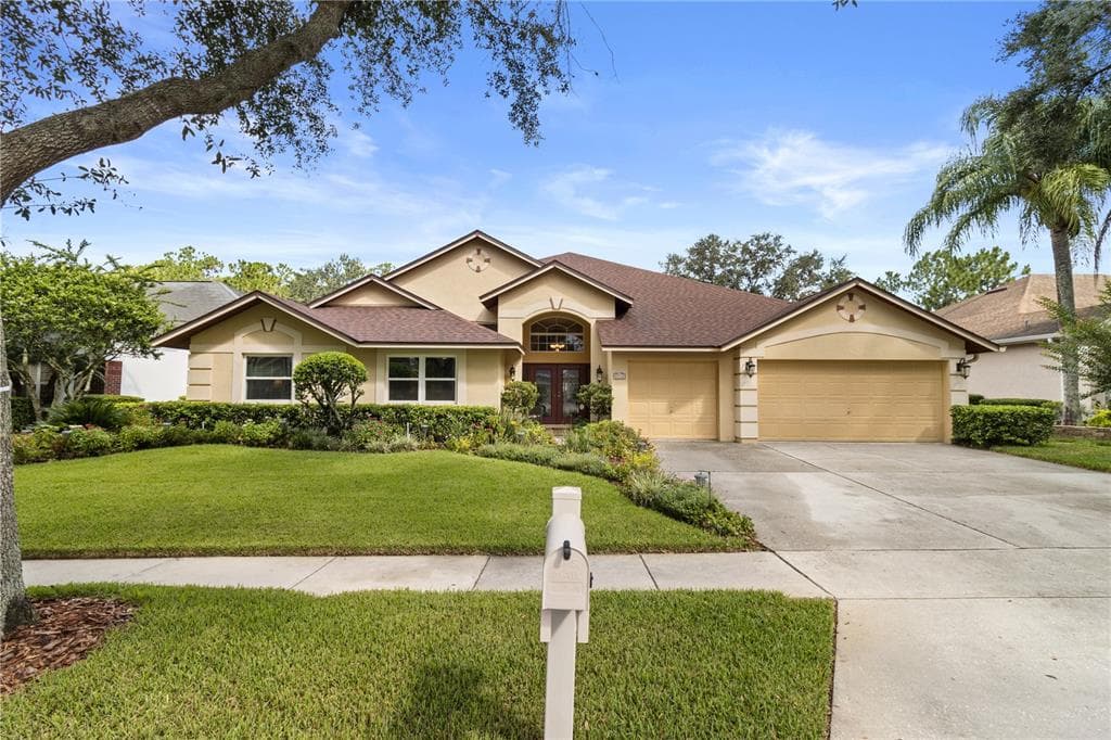 8732 TANTALLON CIRCLE TAMPA, FL 33647