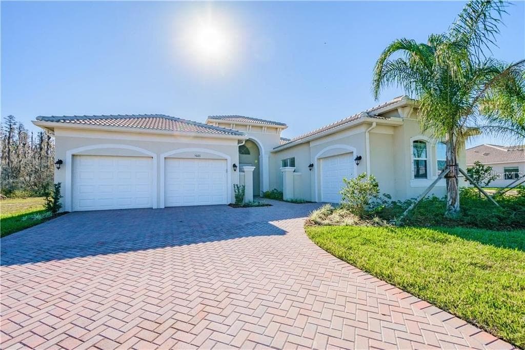5021 EMERALD ISLE DRIVE WIMAUMA, FL 33598
