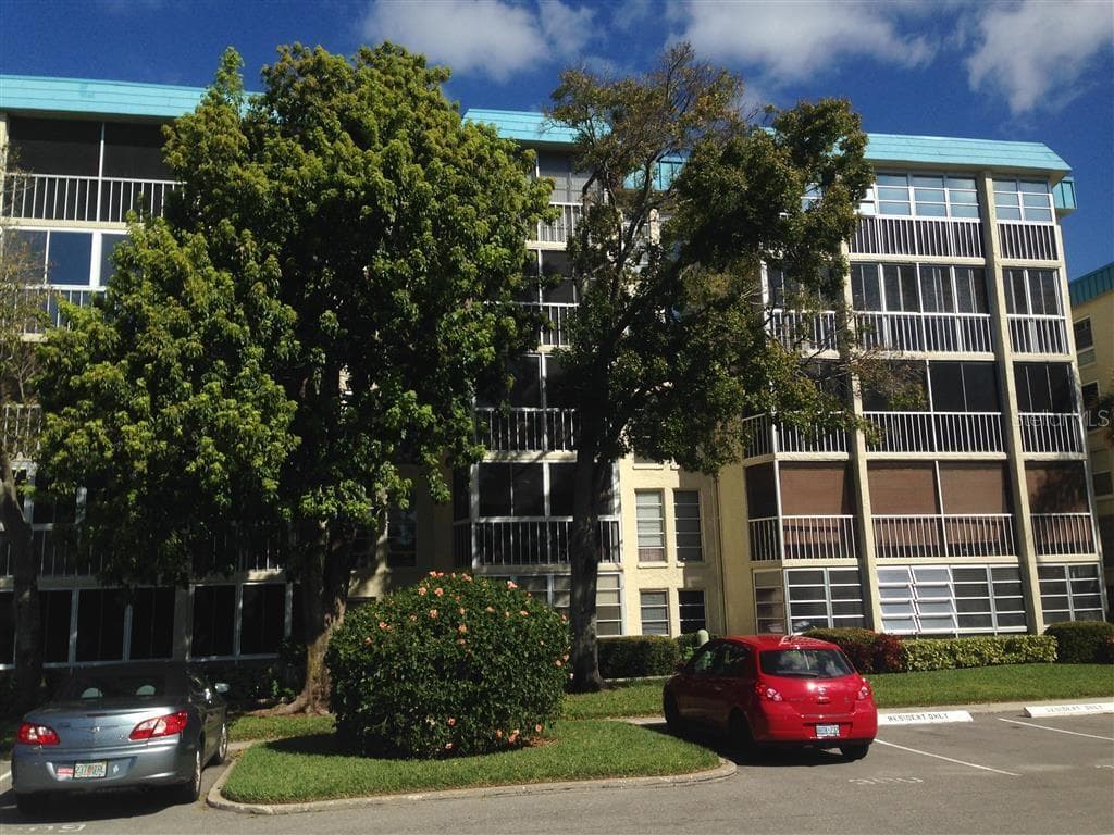 4902 38TH WAY S UNIT 508 ST PETERSBURG, FL 33711