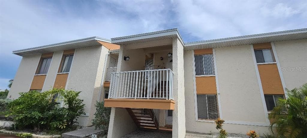 690 99TH AVENUE N UNIT 201 ST PETERSBURG, FL 33702