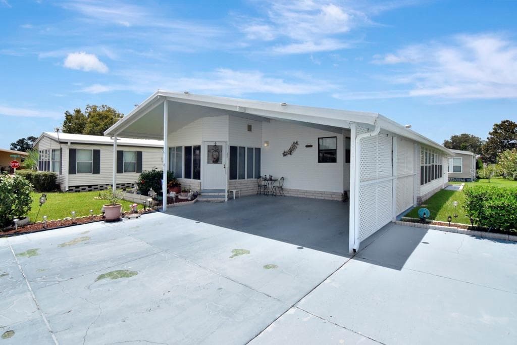 3111 POND HOLLOW STREET WESLEY CHAPEL, FL 33543