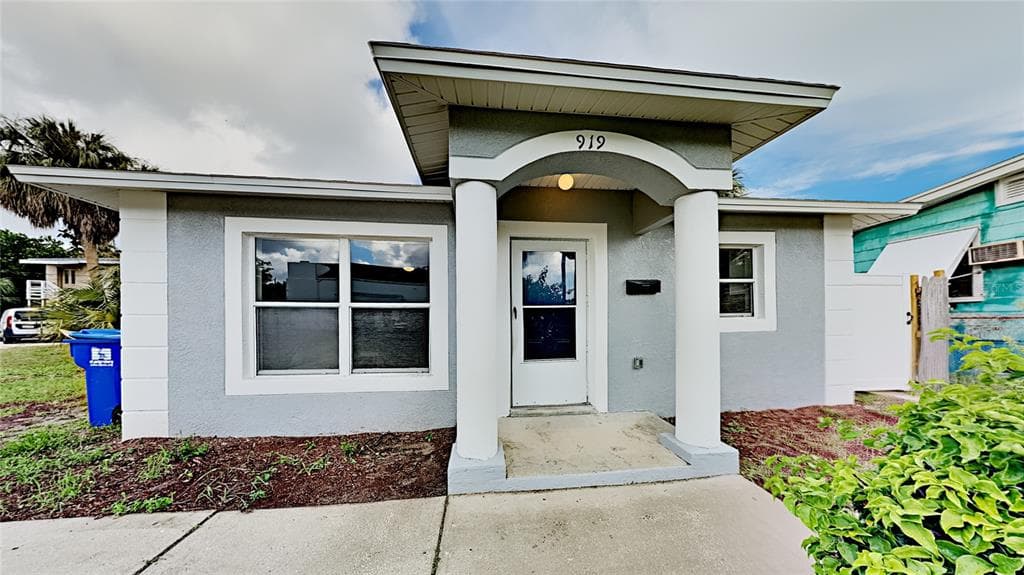 919 18TH STREET S ST PETERSBURG, FL 33712